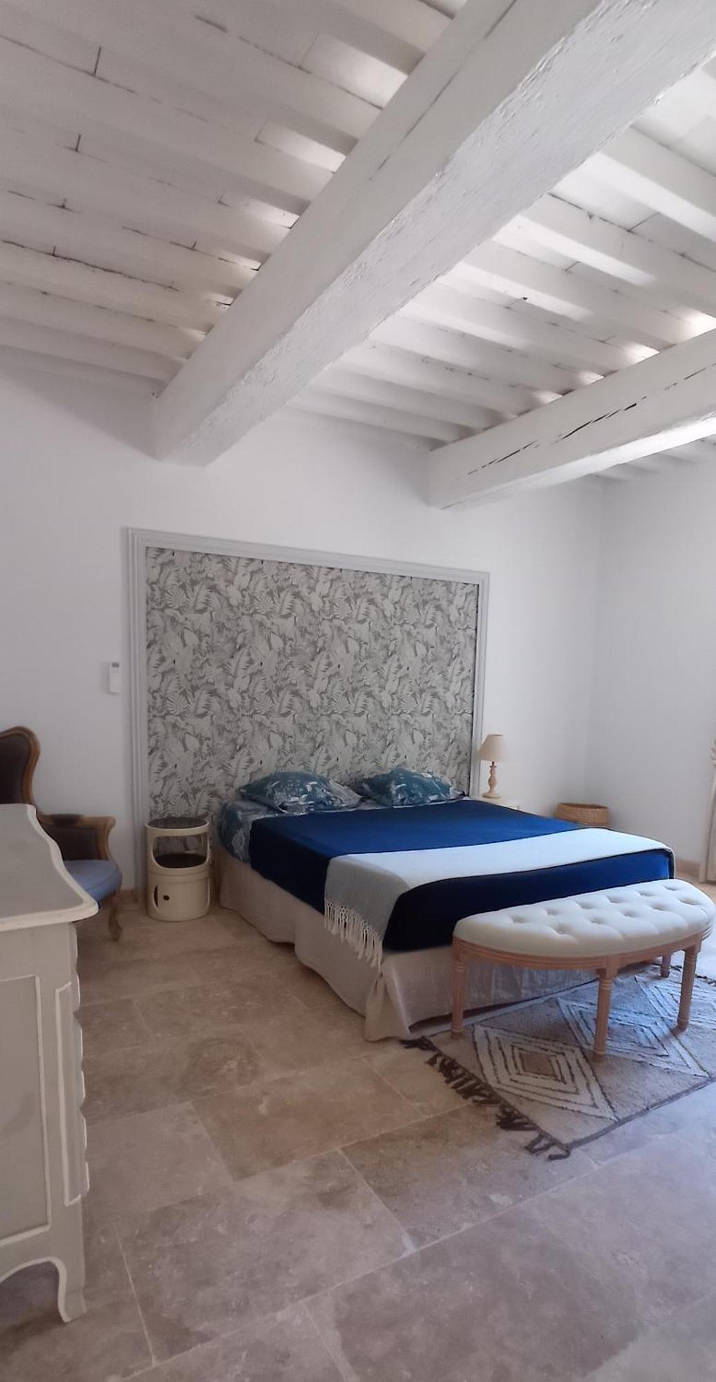 Le Mas Neuf 1752 Arles Zimmer foto