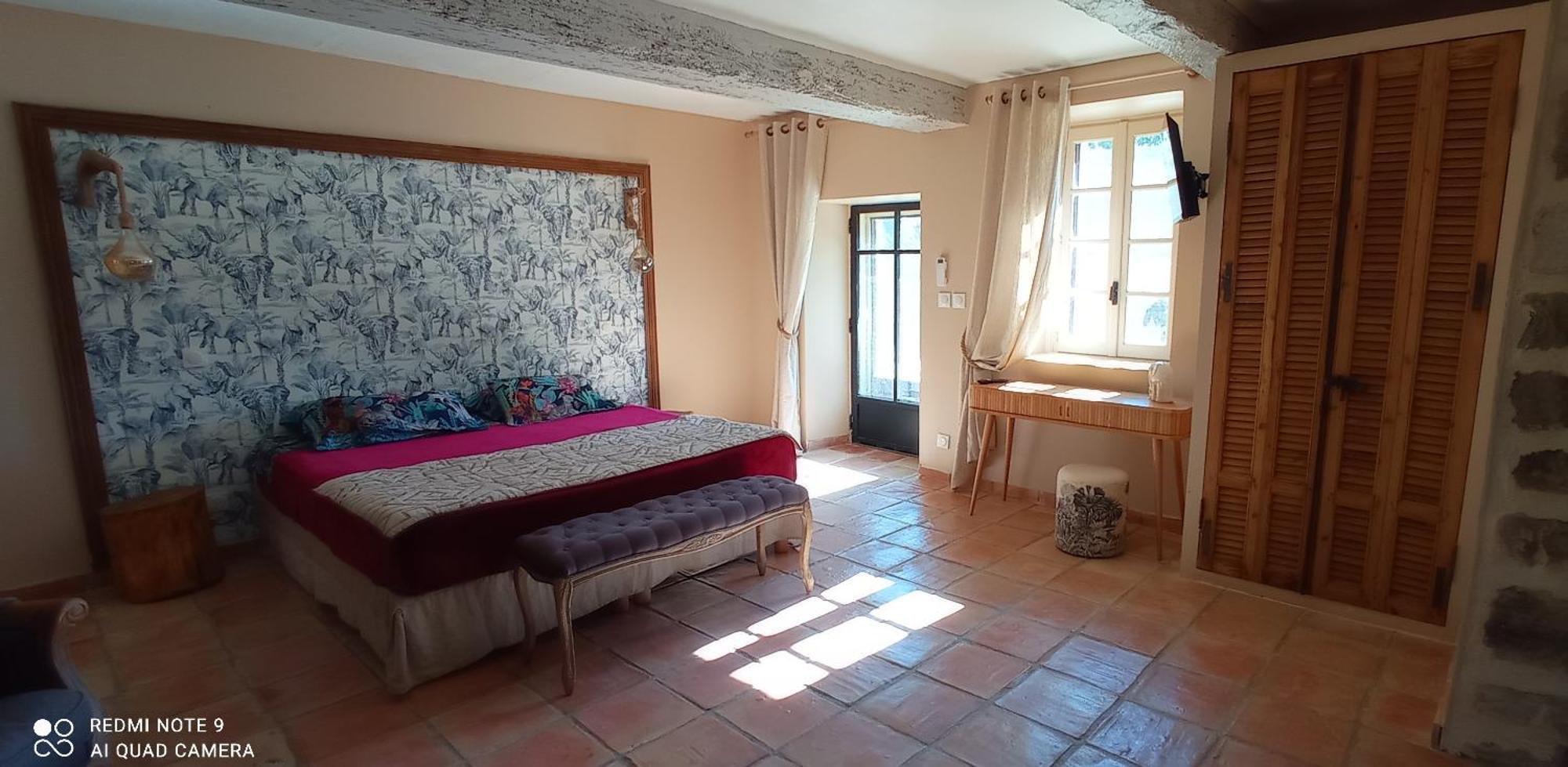 Le Mas Neuf 1752 Arles Zimmer foto