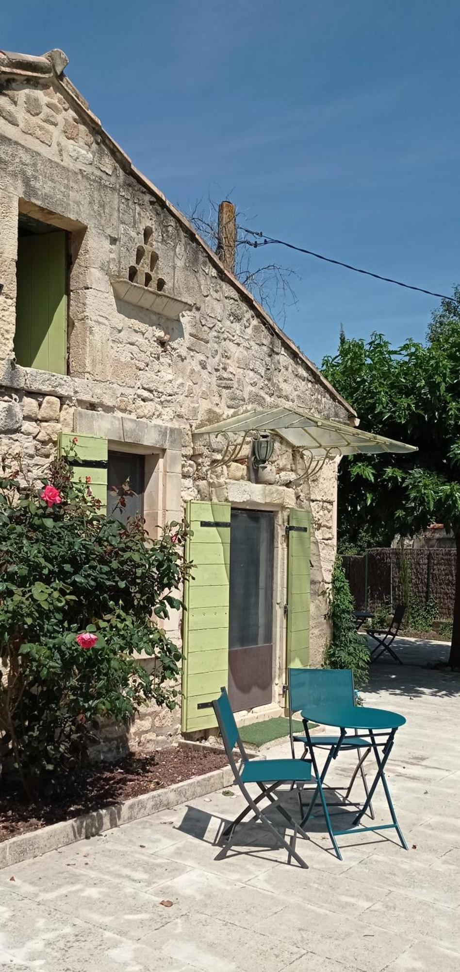 Le Mas Neuf 1752 Arles Zimmer foto