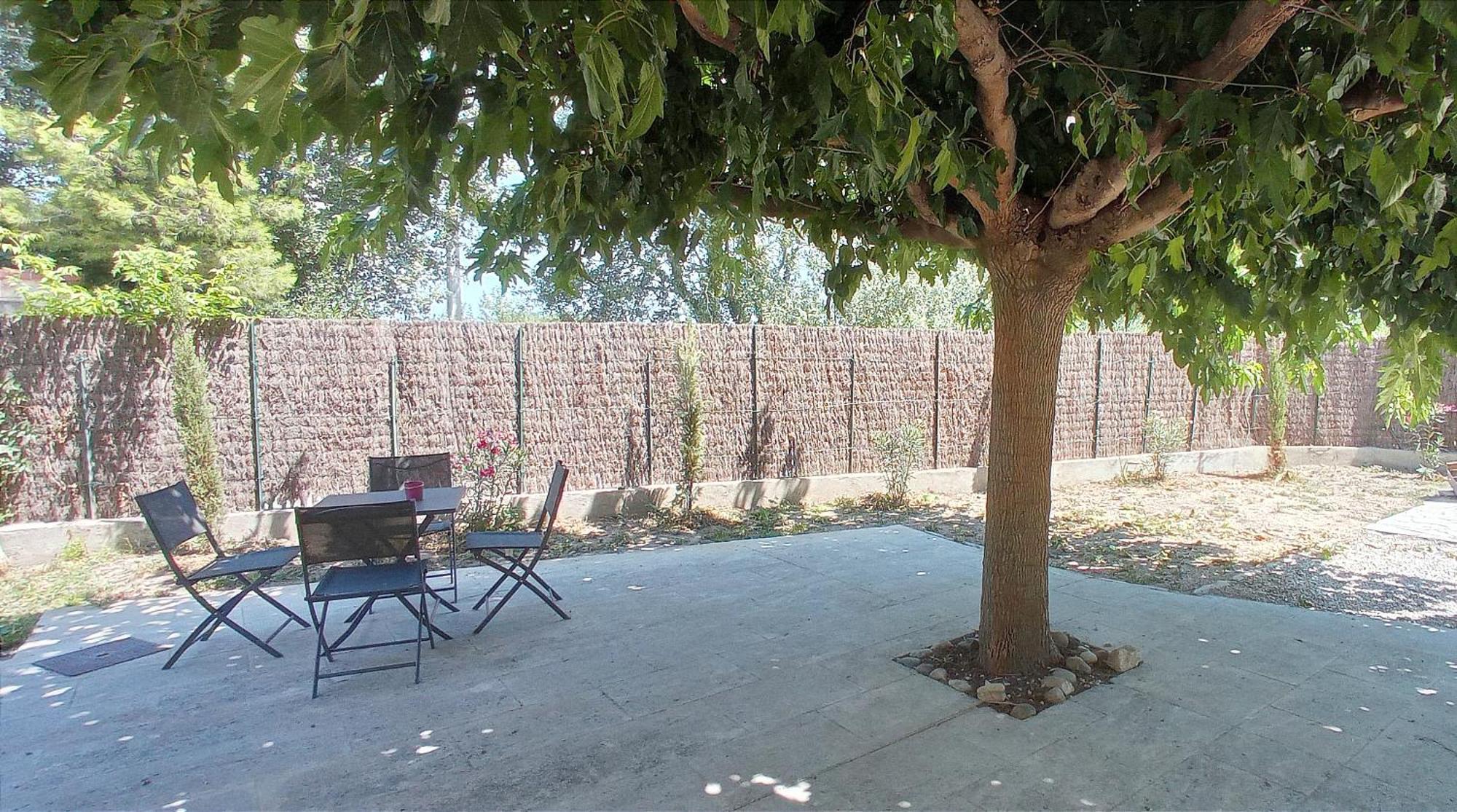 Le Mas Neuf 1752 Arles Zimmer foto
